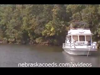 Fiesta niñas en un barco parte yo