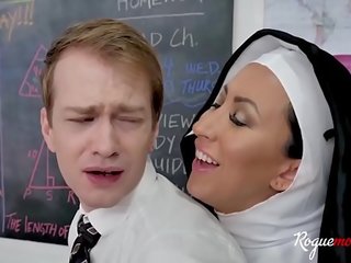 Catholic nunna vuorotellen opiskelijoille osaksi seksi klipsi orjia
