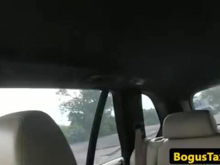Húngara tirado taxi persona maravillosa follada al aire libre