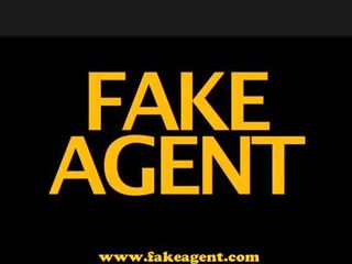 Fakeagent μοντέλα έφηβος/η ανάγκες δουλειά