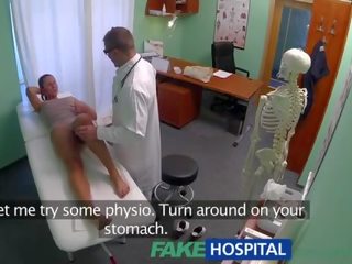 Fakehospital skitten milf skitten video addict blir knullet av den doc