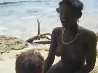 Plaukuotas afrikietiškas mažutė šūdas euras lad į as paplūdimys